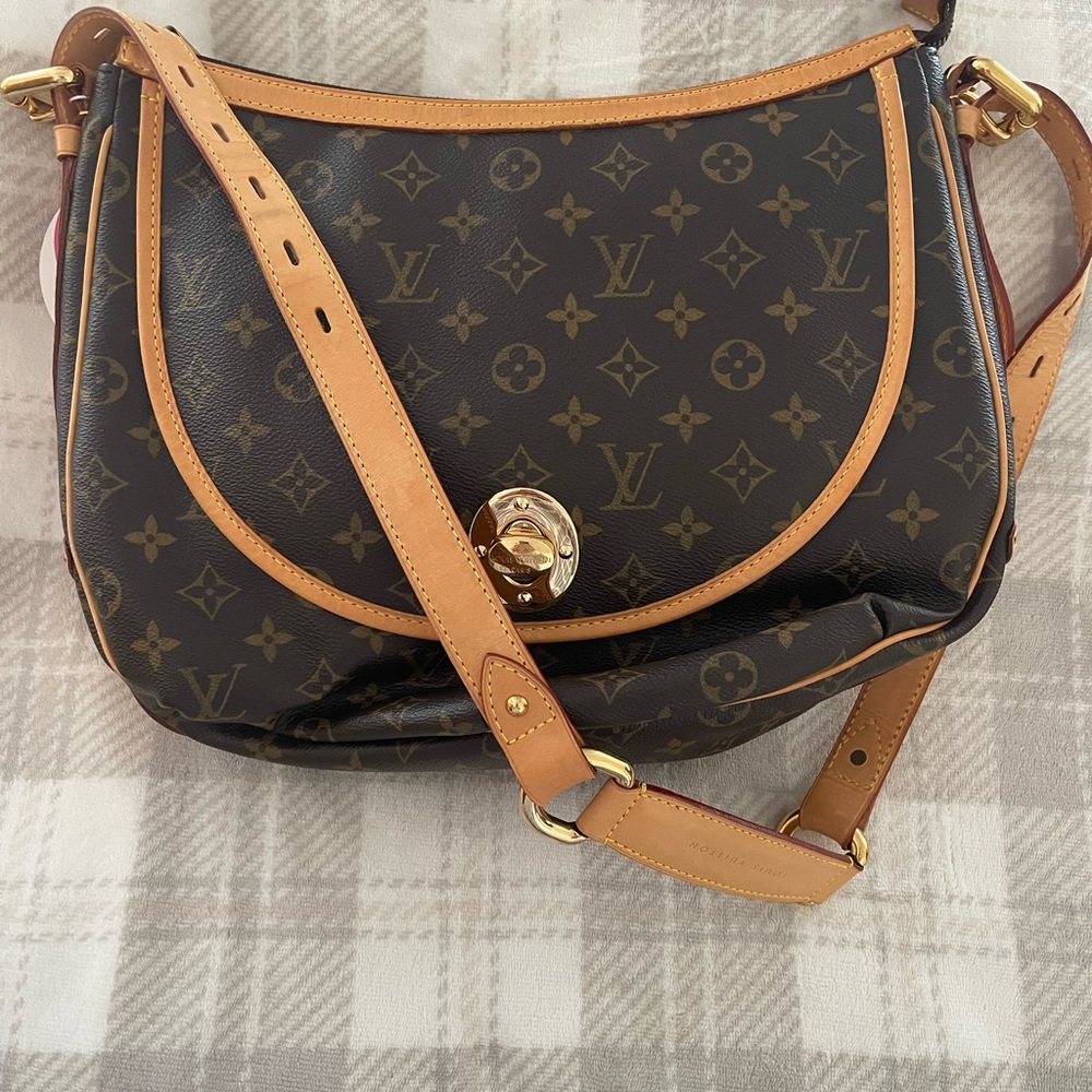 Authentic Louis Vuitton Tulum GM - Picture 3 of 7